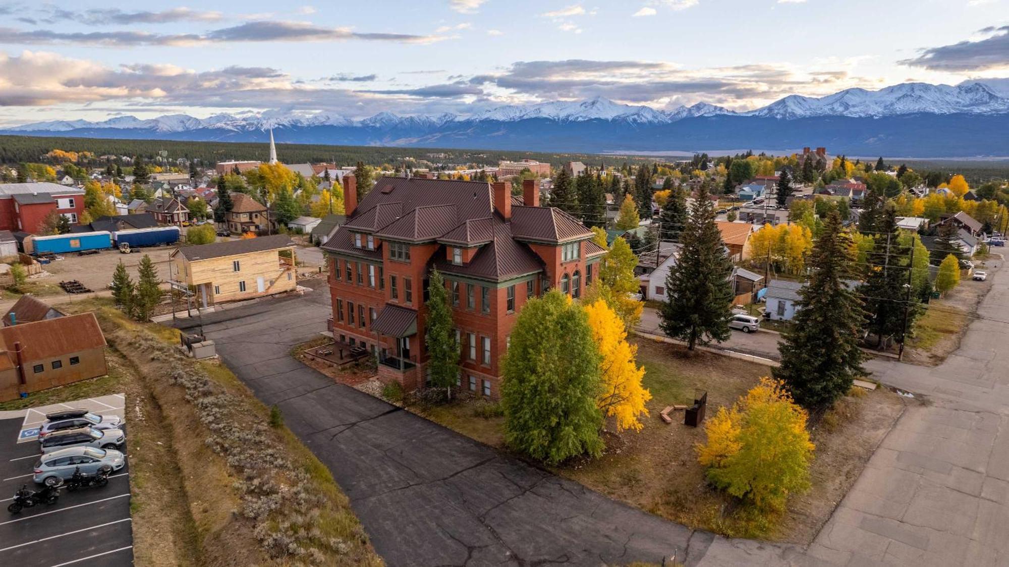 Beautiful Mountain Views In Iconic Building Villa Leadville Bagian luar foto