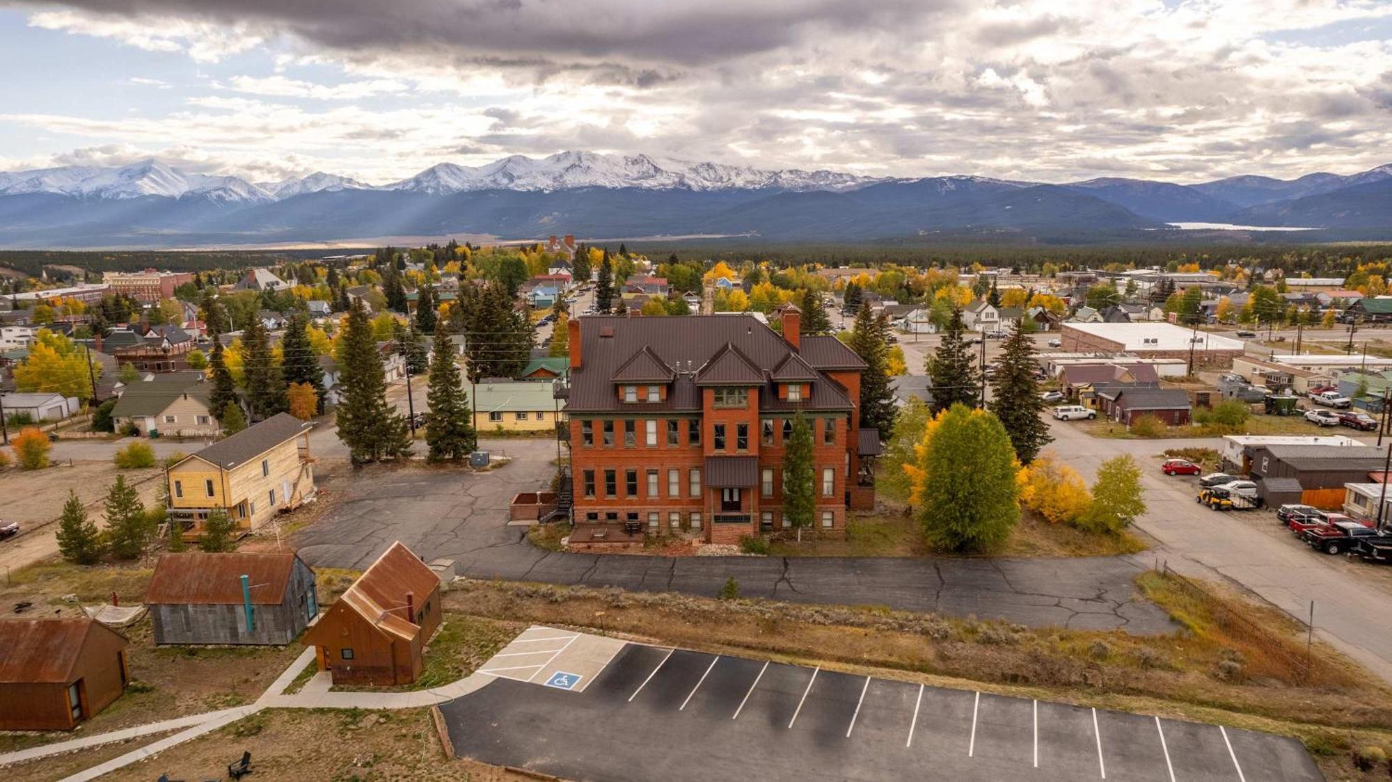 Beautiful Mountain Views In Iconic Building Villa Leadville Bagian luar foto