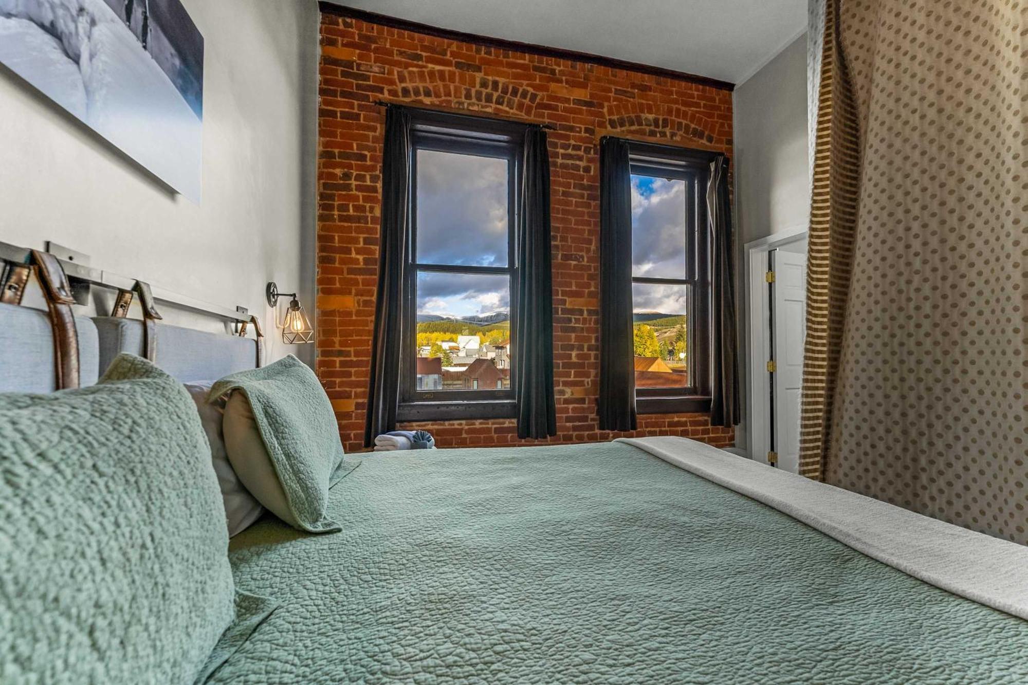 Beautiful Mountain Views In Iconic Building Villa Leadville Bagian luar foto